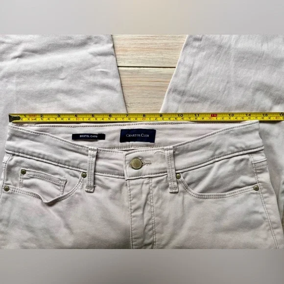 Charter Club Capri Beige size 4 pre owned in great condition - Picture 4 of 7